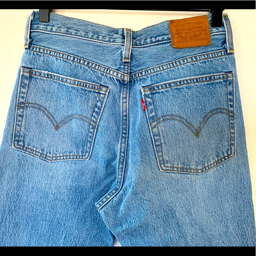 Levi’s Wedgie Straight leg. Size: 26. Excellent condition. You will ♥️ these!! - Picture 8 of 12